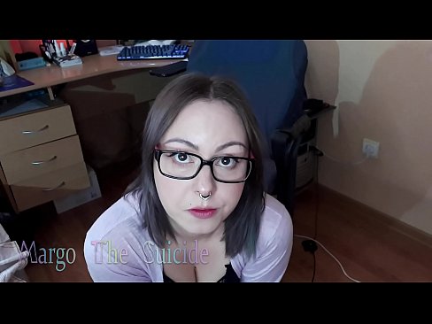 ❤️ Nighean gnèitheach le speuclairean a’ suirghe Dildo gu domhainn air a’ chamara ❤️❌ Super porn aig gd.pornoklinge.ru ❌️